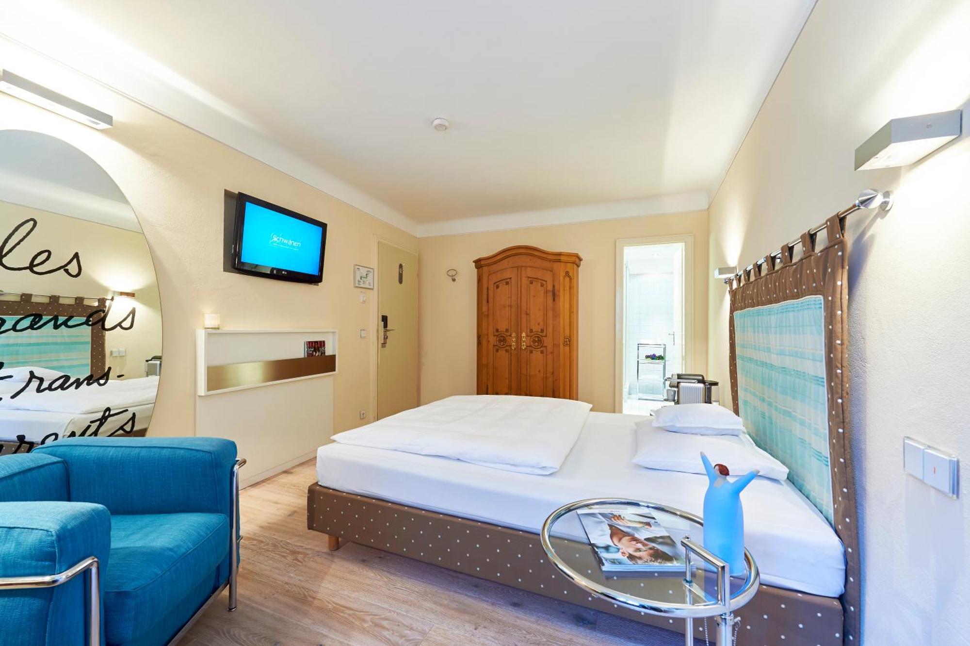 Hotel-Restaurant Schwanen Metzingen  Bagian luar foto