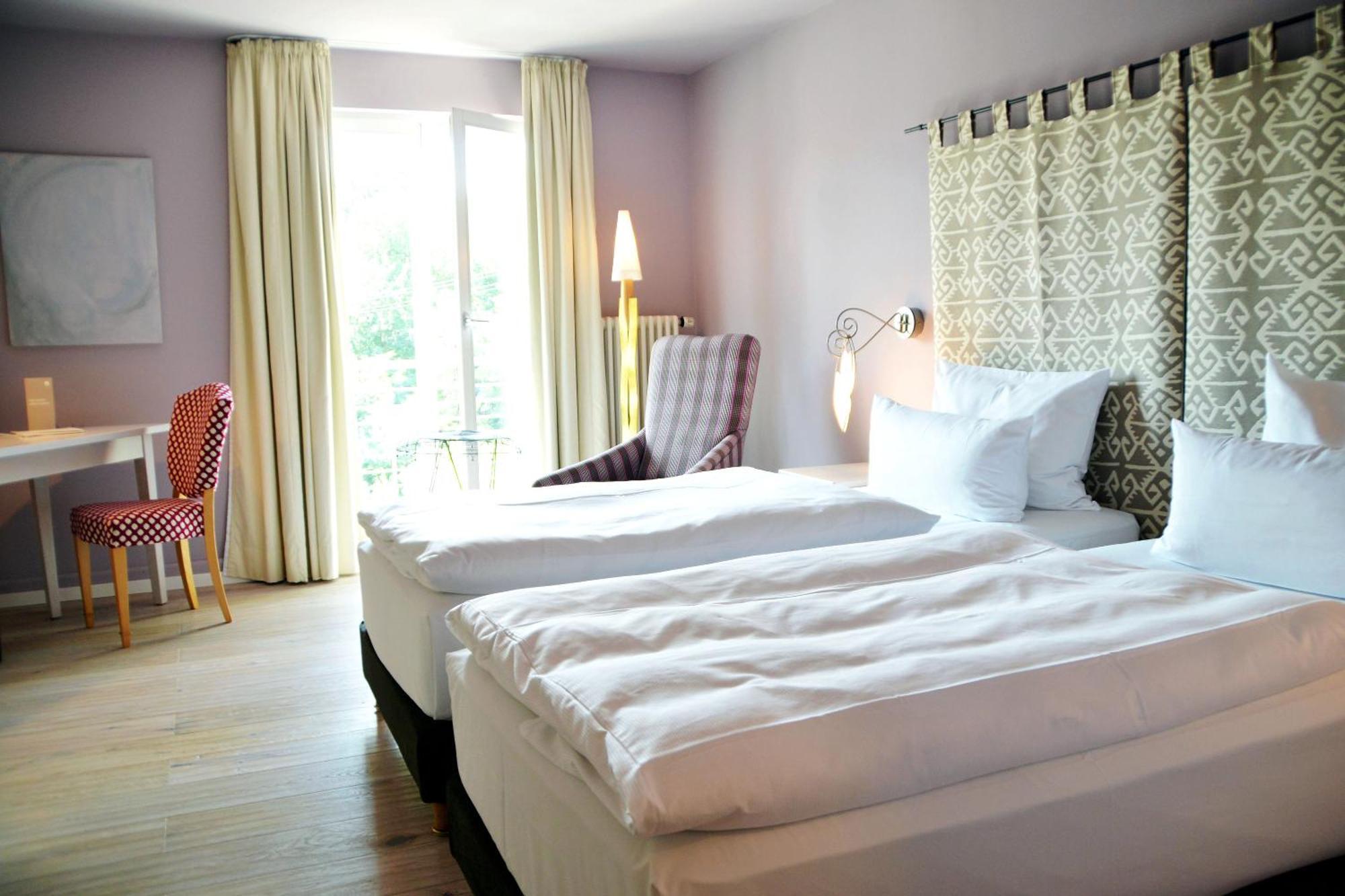 Hotel-Restaurant Schwanen Metzingen  Bagian luar foto