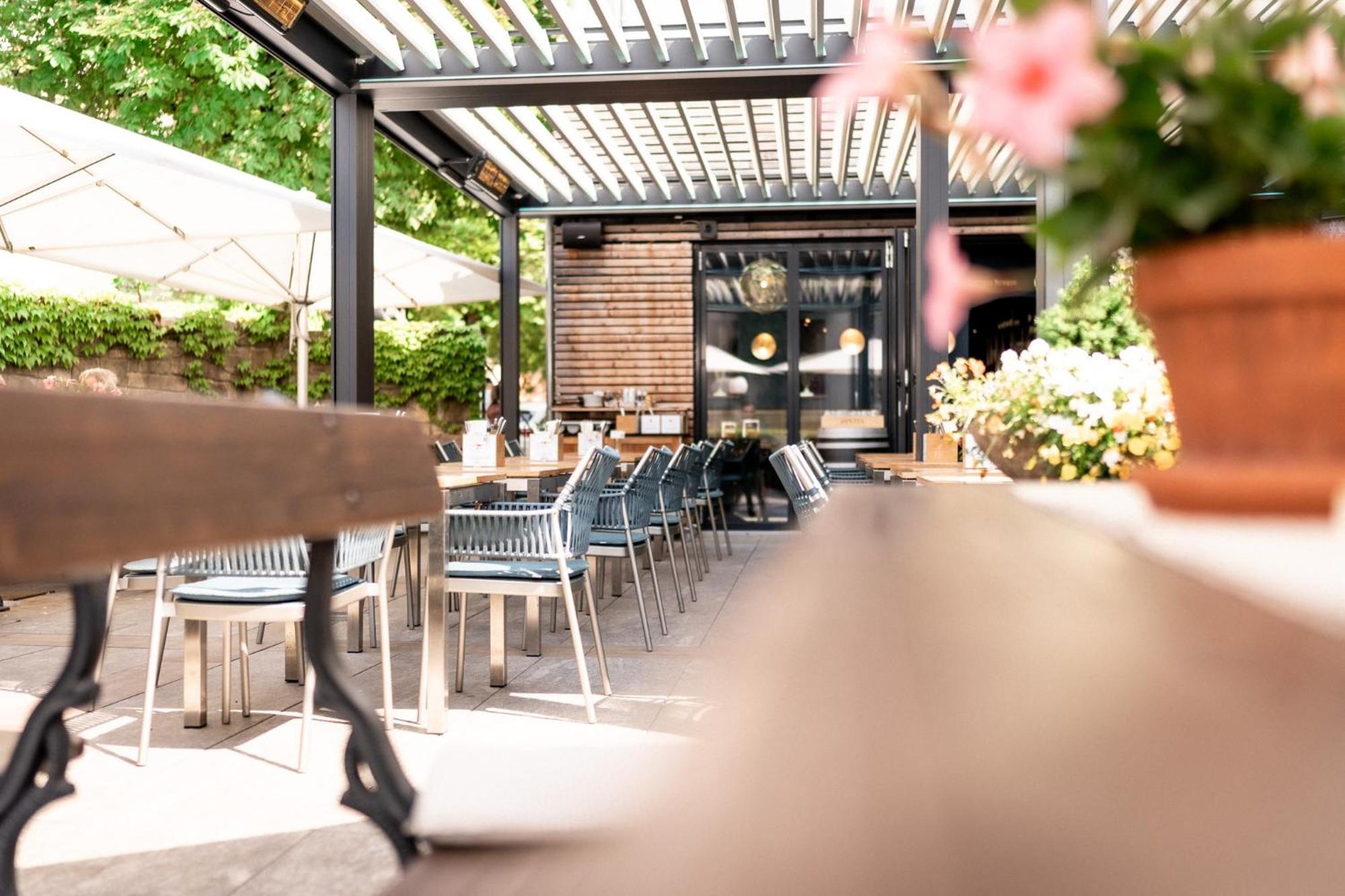 Hotel-Restaurant Schwanen Metzingen  Bagian luar foto