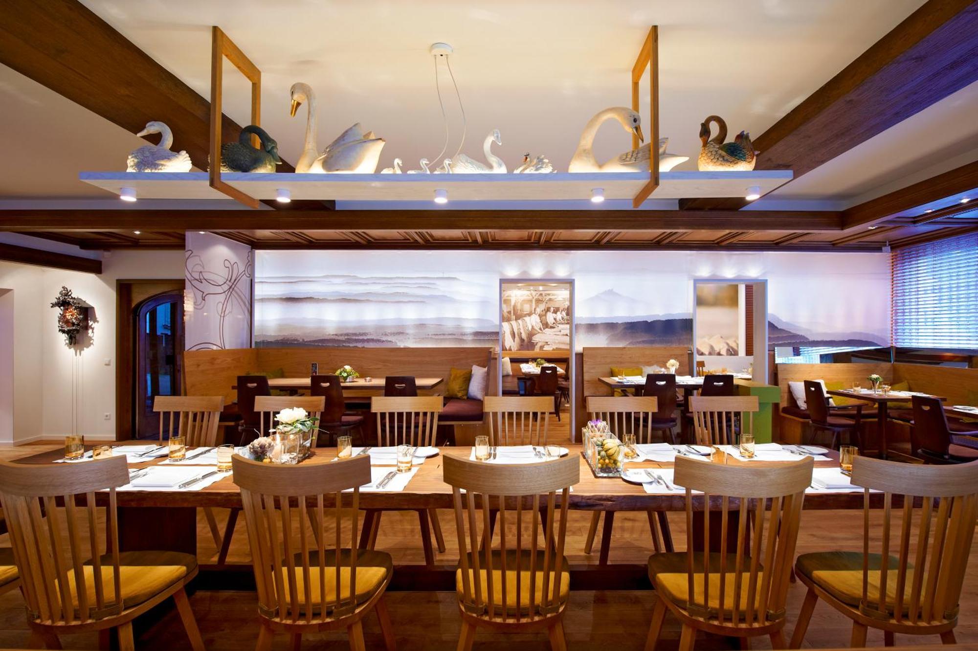 Hotel-Restaurant Schwanen Metzingen  Bagian luar foto
